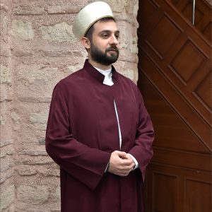 Judge Collar Dotted Robe Maroon