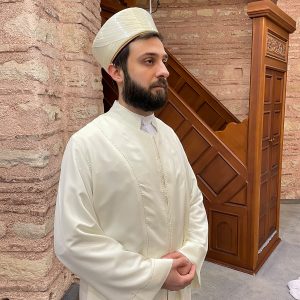 Judge Collar Dotted Robe Cream Snap Fastener