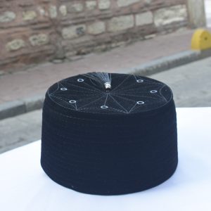 Mold Turban Cap with Holes and Tassels Black